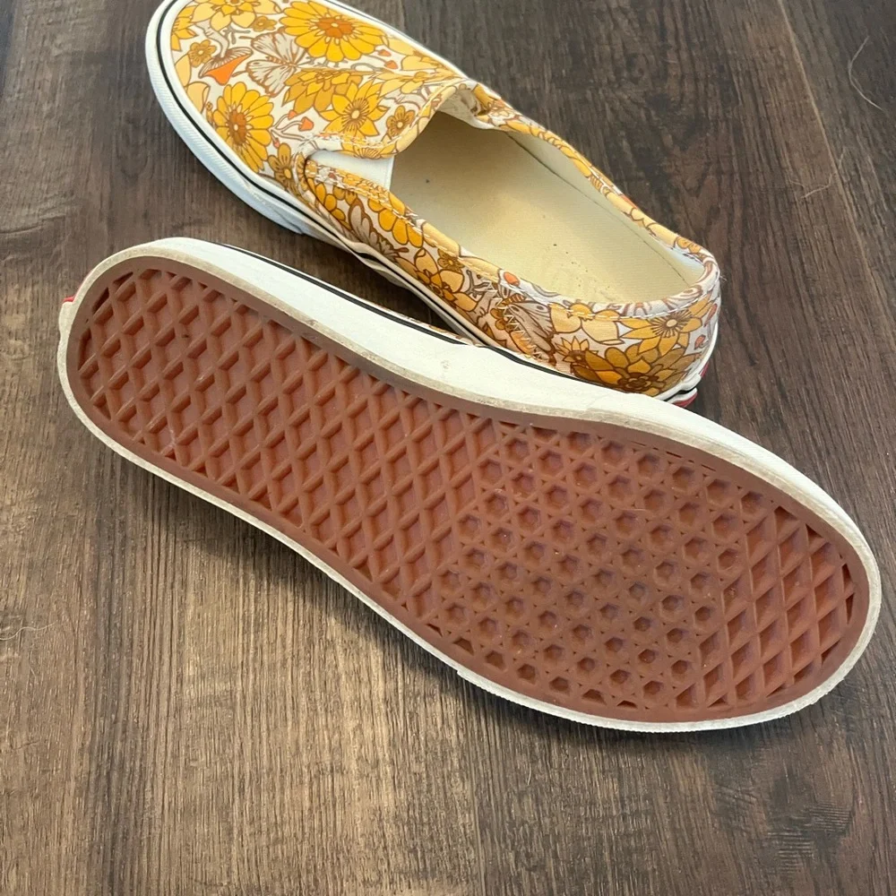 Women’s Floral Slip-on Vans - Picture 3 of 4